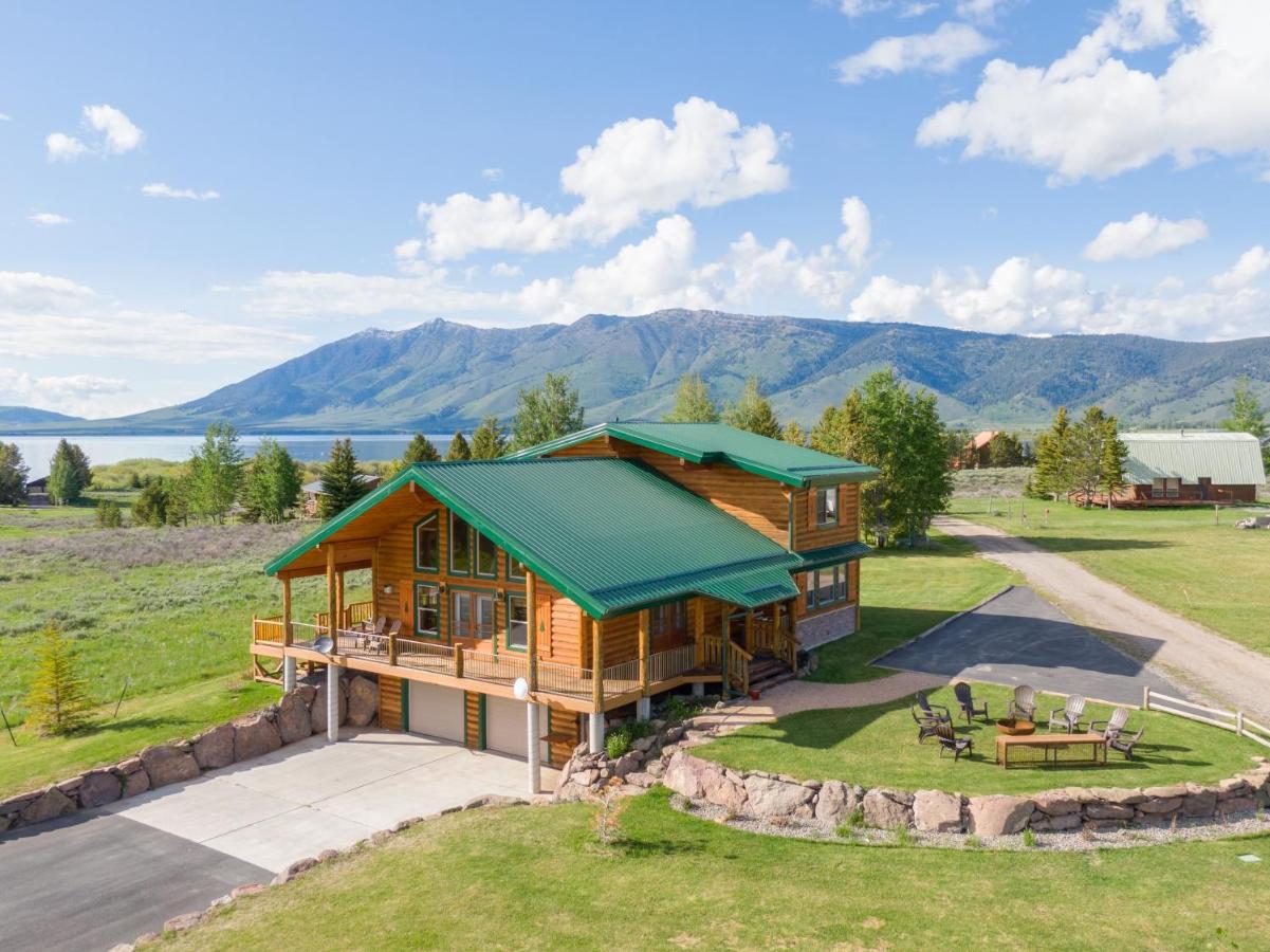 Henrys Hawk By Kabino Henrys Lake Hot Tub Firepit Pool Table Mtn & Water Views Wifi Satellite Fishing Trails Island Park Esterno foto