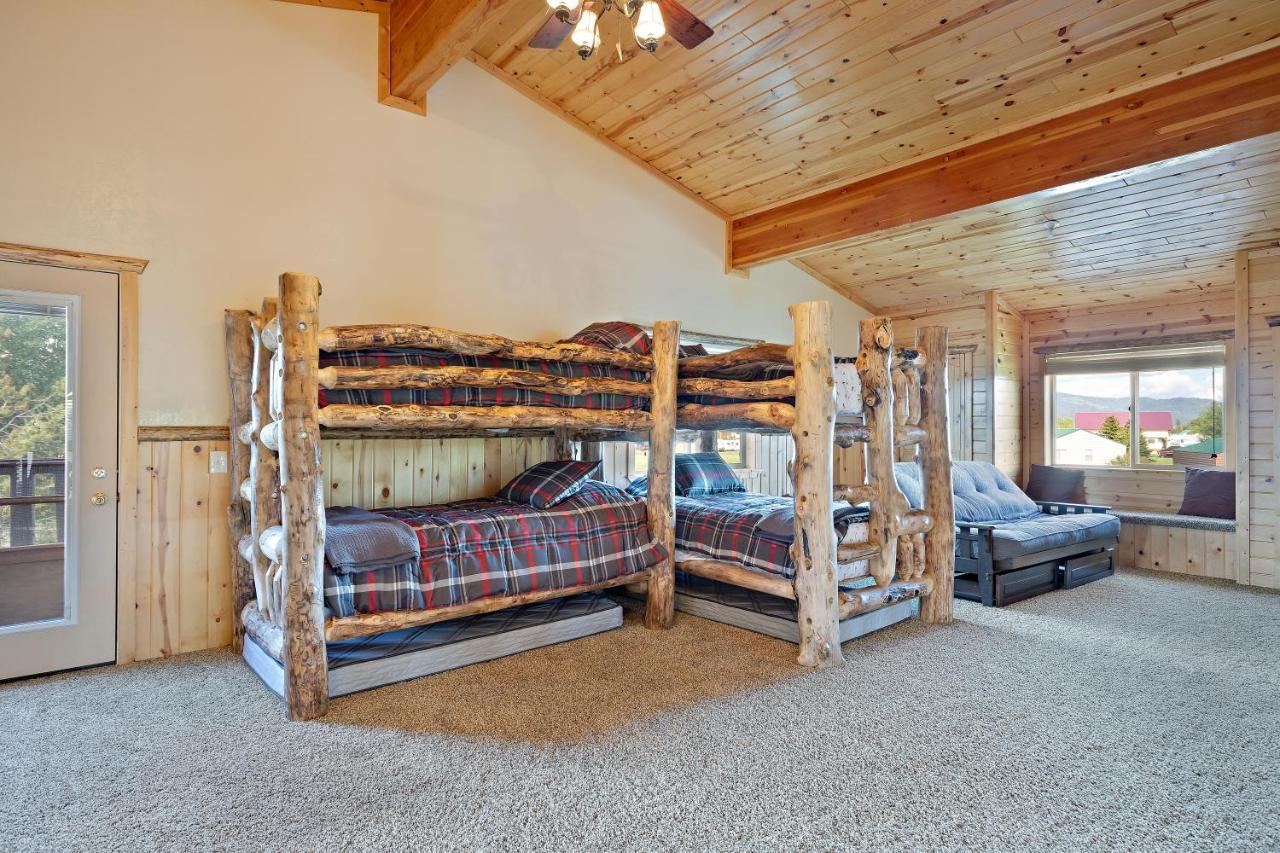 Henrys Hawk By Kabino Henrys Lake Hot Tub Firepit Pool Table Mtn & Water Views Wifi Satellite Fishing Trails Island Park Esterno foto