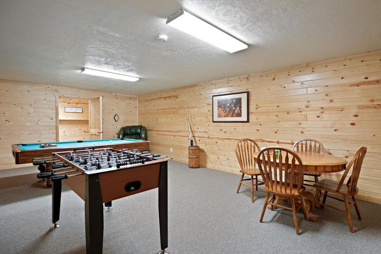 Henrys Hawk By Kabino Henrys Lake Hot Tub Firepit Pool Table Mtn & Water Views Wifi Satellite Fishing Trails Island Park Esterno foto