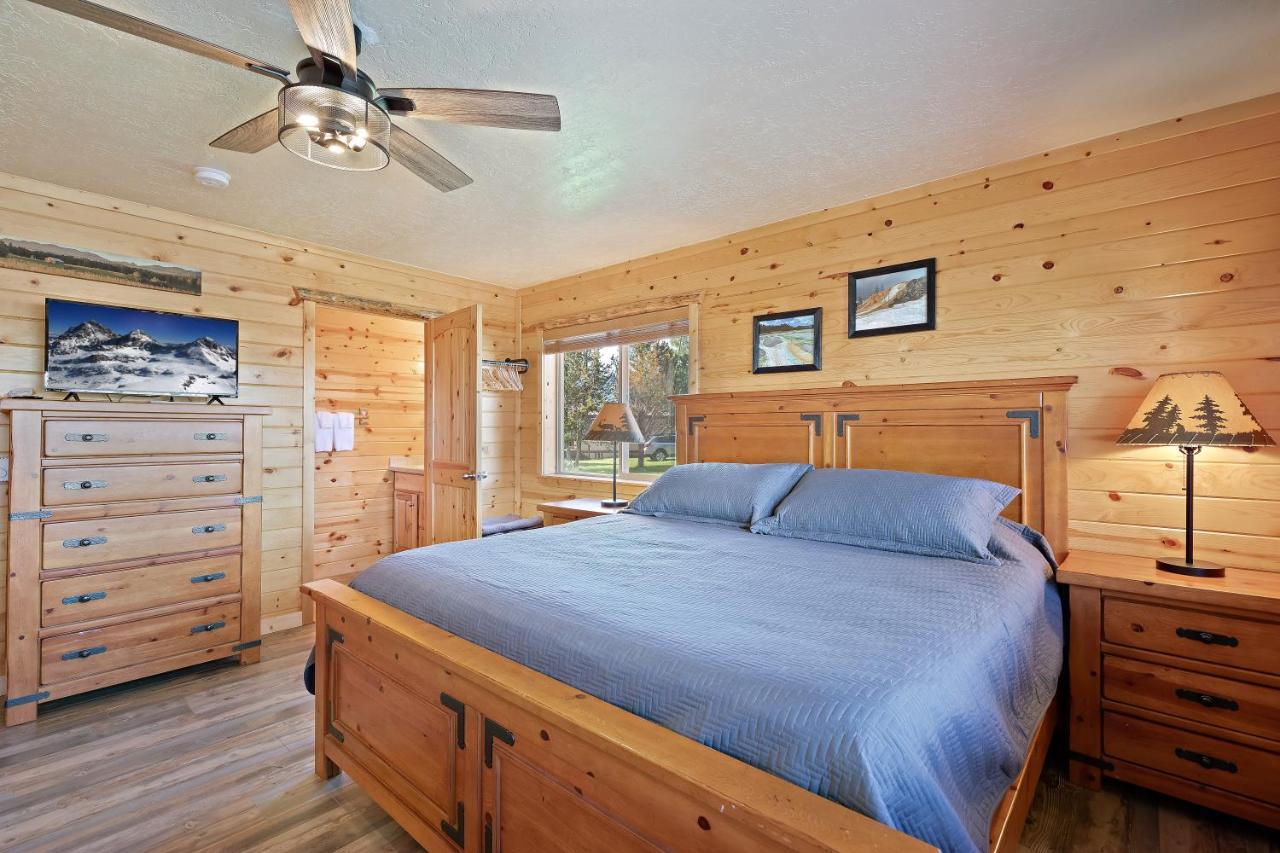 Henrys Hawk By Kabino Henrys Lake Hot Tub Firepit Pool Table Mtn & Water Views Wifi Satellite Fishing Trails Island Park Esterno foto