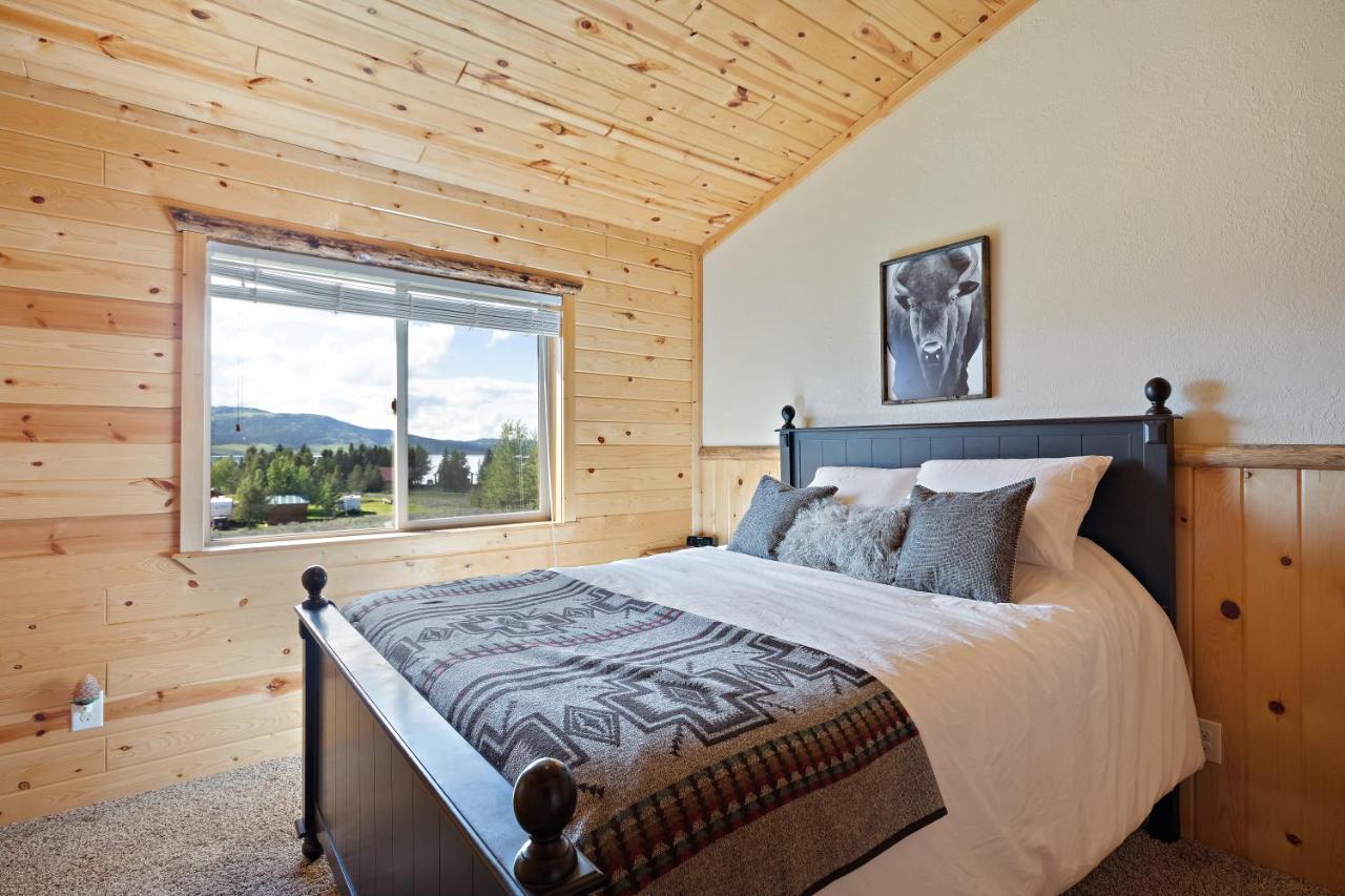 Henrys Hawk By Kabino Henrys Lake Hot Tub Firepit Pool Table Mtn & Water Views Wifi Satellite Fishing Trails Island Park Esterno foto