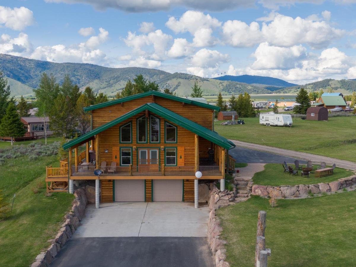 Henrys Hawk By Kabino Henrys Lake Hot Tub Firepit Pool Table Mtn & Water Views Wifi Satellite Fishing Trails Island Park Esterno foto
