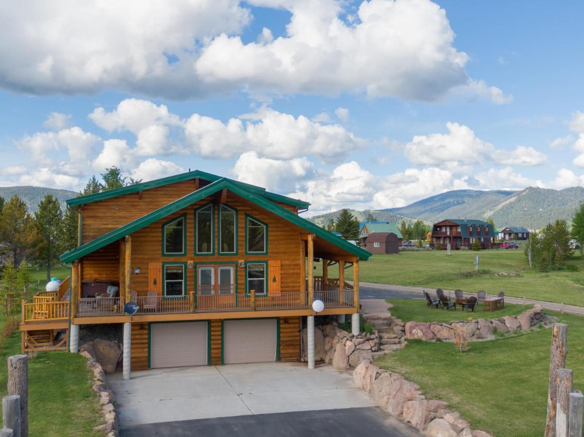 Henrys Hawk By Kabino Henrys Lake Hot Tub Firepit Pool Table Mtn & Water Views Wifi Satellite Fishing Trails Island Park Esterno foto