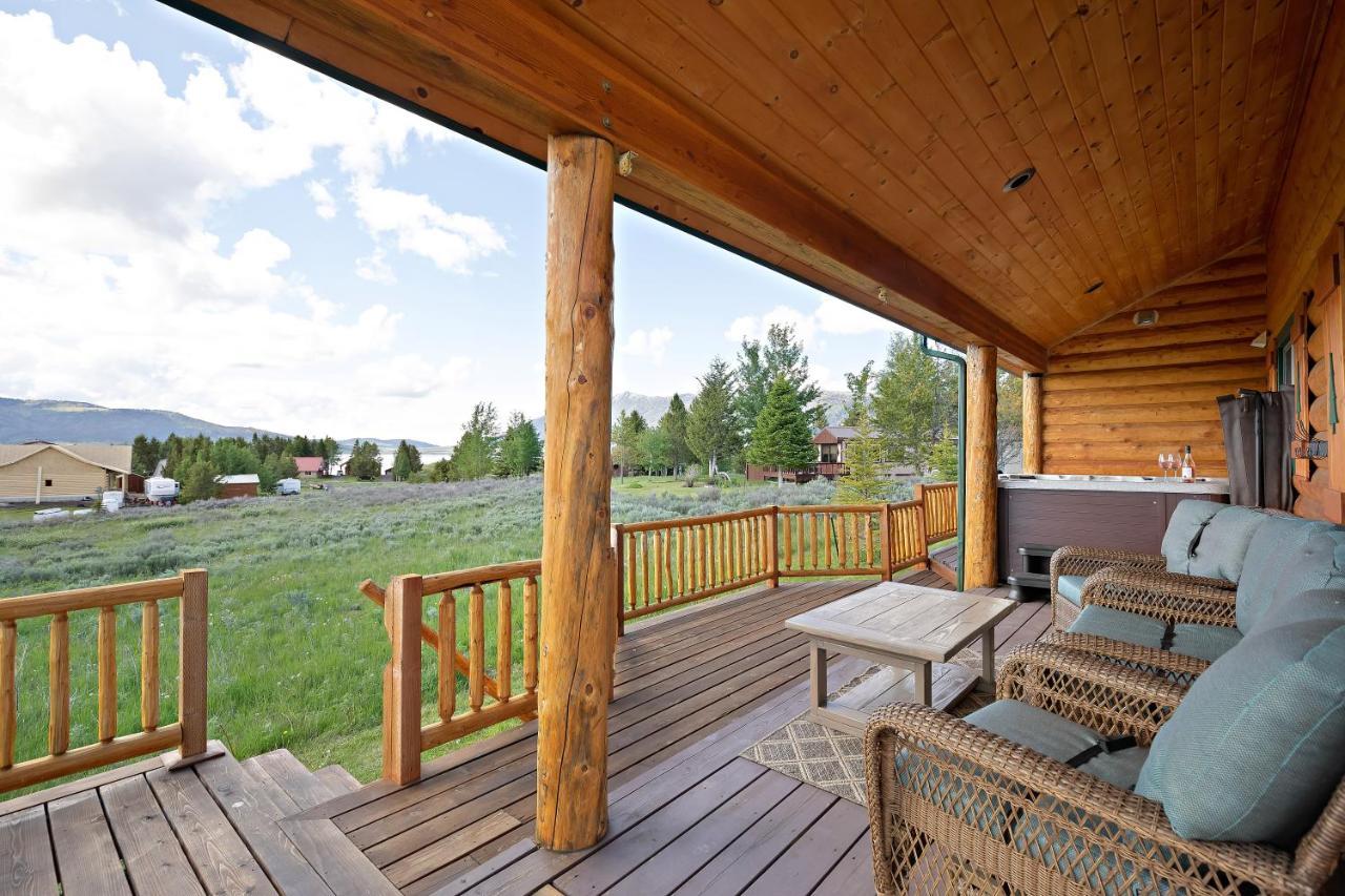 Henrys Hawk By Kabino Henrys Lake Hot Tub Firepit Pool Table Mtn & Water Views Wifi Satellite Fishing Trails Island Park Esterno foto